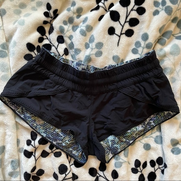 Lululemon Water: Surf Short Floral Sport White Multi / Black Reversible 8 - Picture 6 of 7